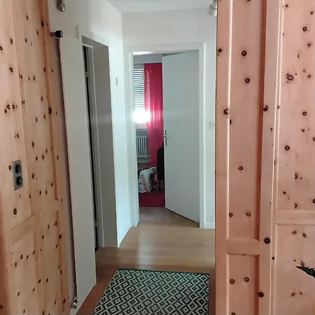 Zentral Gelegene Sonnige Und Ruhige Apartment *