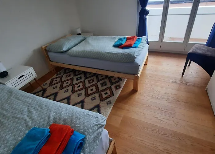 Apartment Zentral Gelegene Sonnige Und Ruhige *